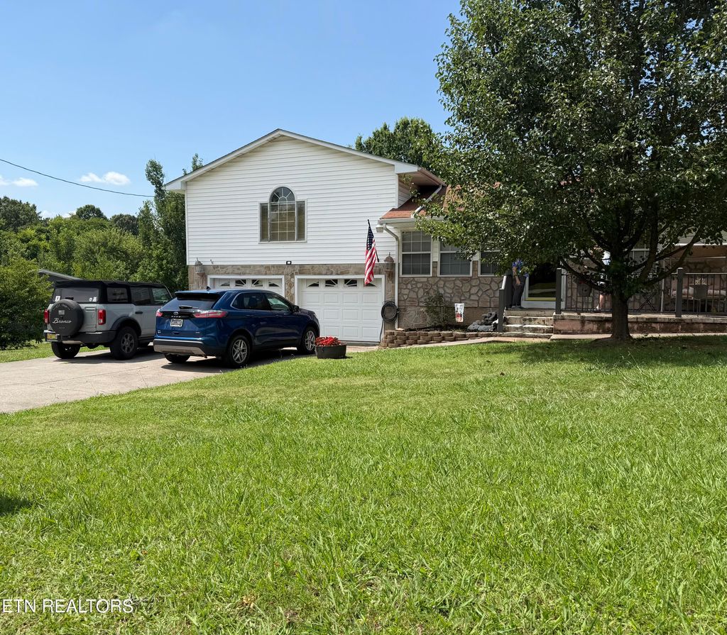 Photo of 958 W Hunt Rd, Alcoa, TN 37701 (MLS # 1346657)