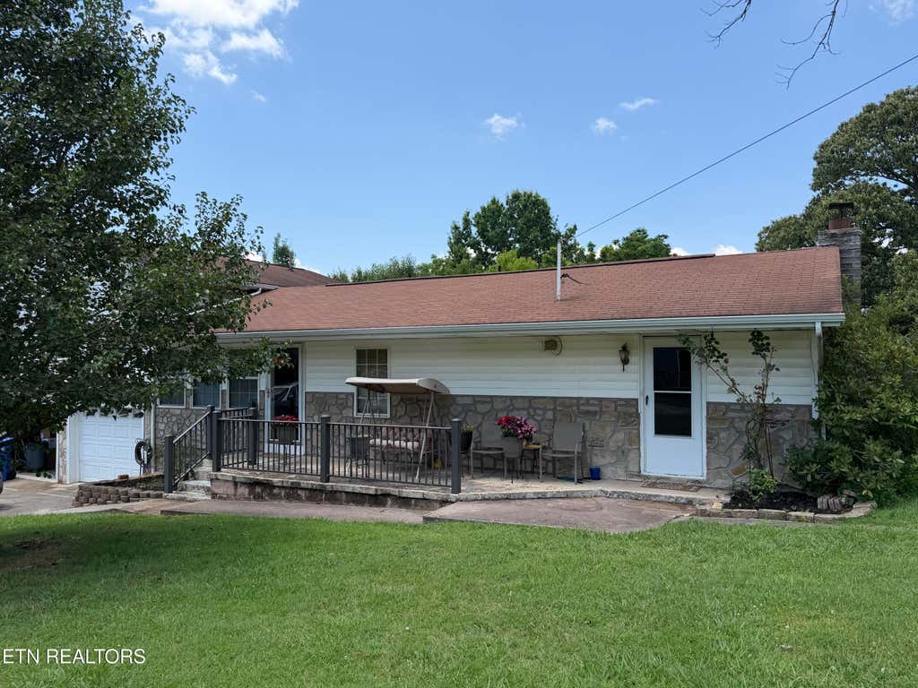 Photo of 958 W Hunt Rd, Alcoa, TN 37701 (MLS # 1346657)