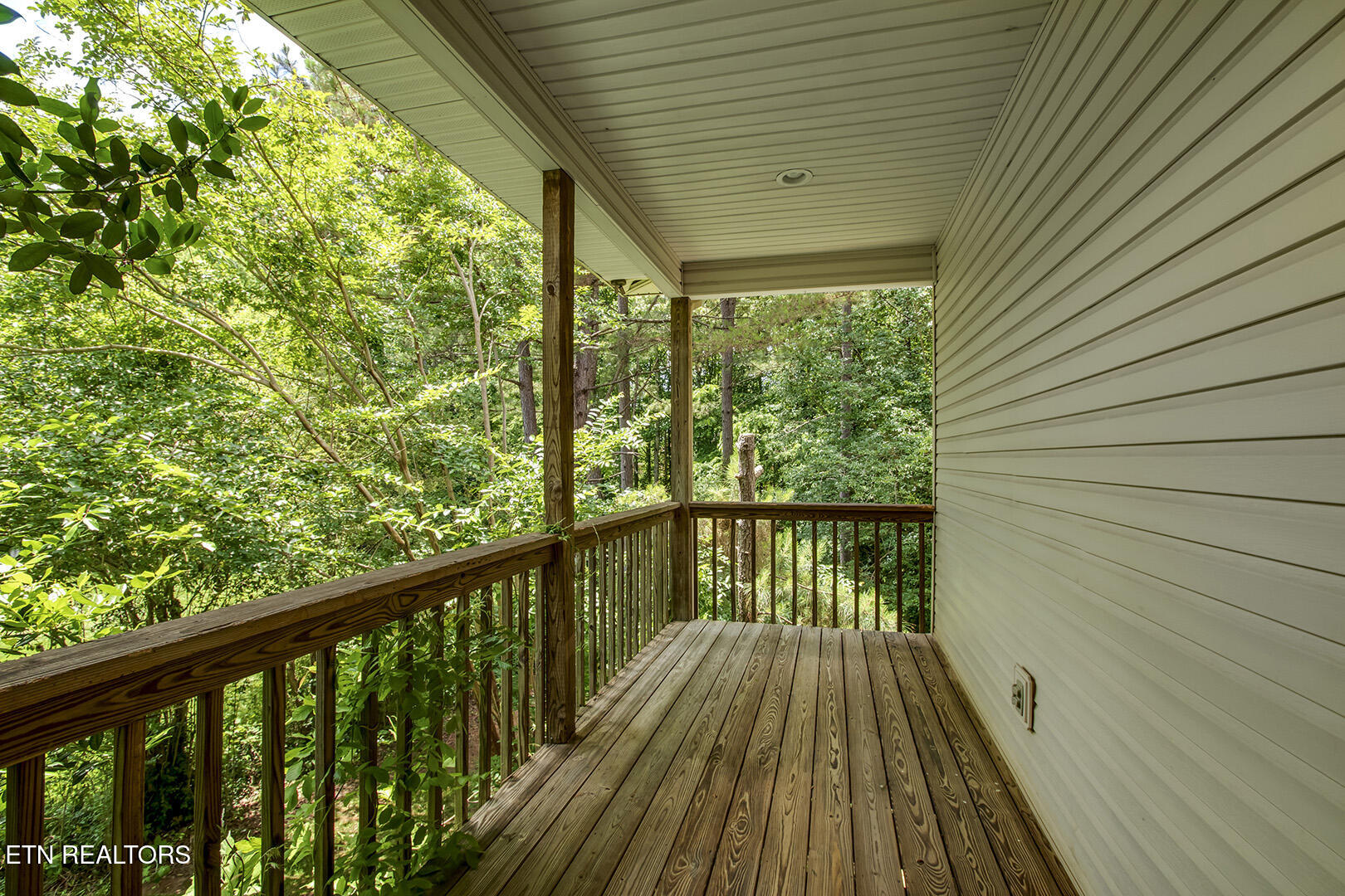 Loudon, Tennessee 37774, United States, 3 Bedrooms Bedrooms, ,3 BathroomsBathrooms,Residential,Active,138687