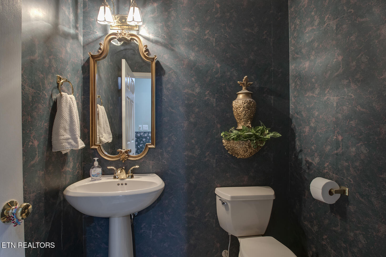 Loudon, Tennessee 37774, United States, 3 Bedrooms Bedrooms, ,3 BathroomsBathrooms,Residential,Active,138687