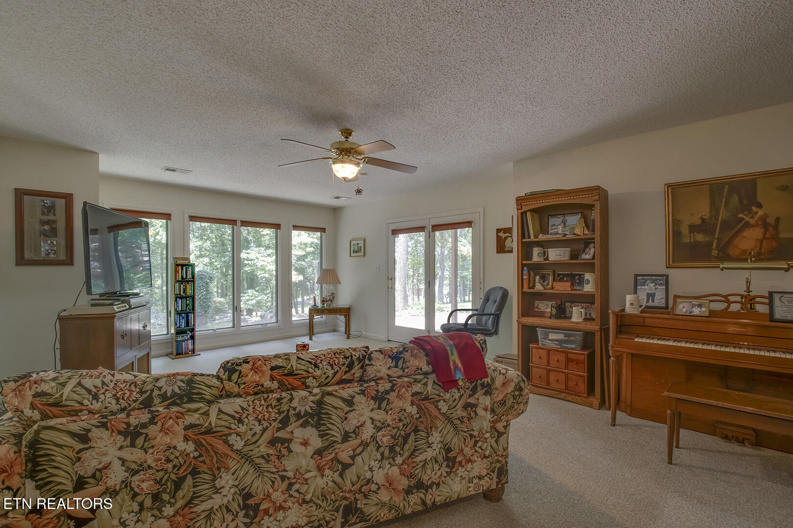 Loudon, Tennessee 37774, United States, 3 Bedrooms Bedrooms, ,3 BathroomsBathrooms,Residential,Active,138687