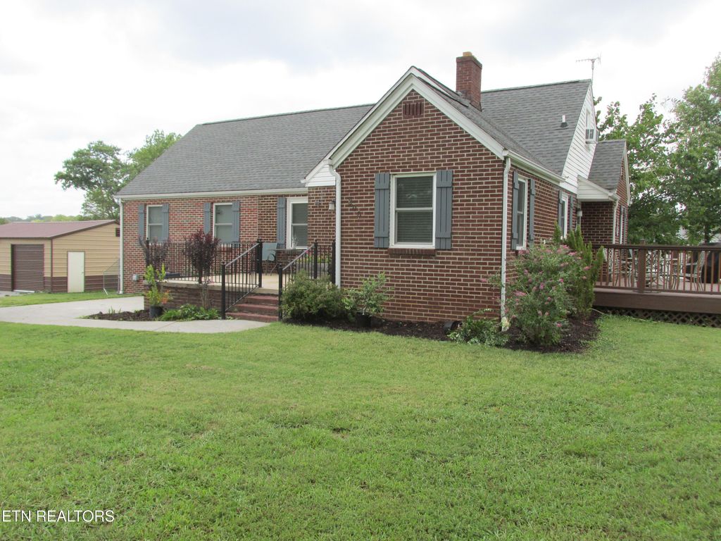 Photo of 300 Tennessee Ave, Greenback, TN 37742 (MLS # 1314297)