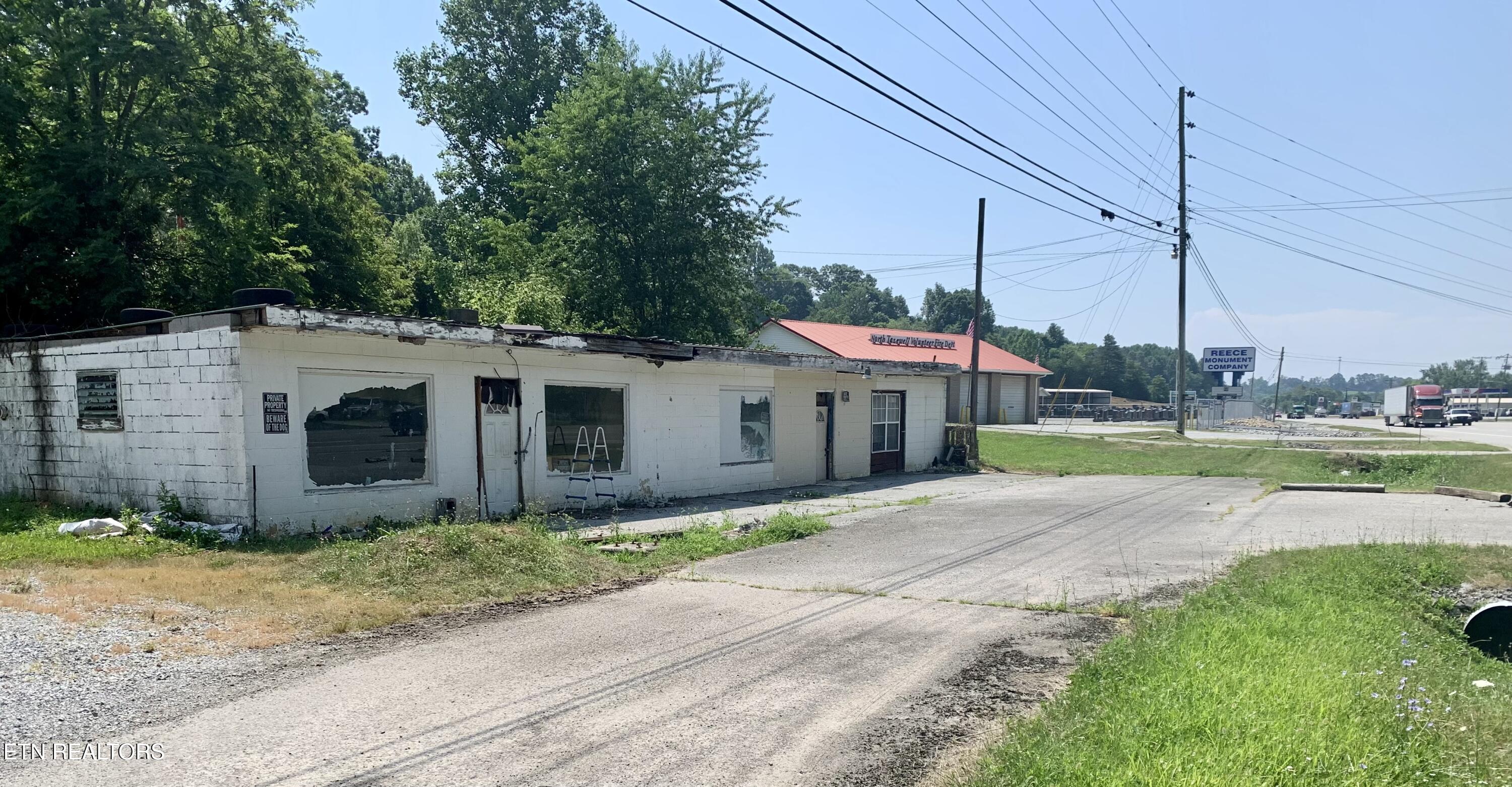 3340 Hwy 25E