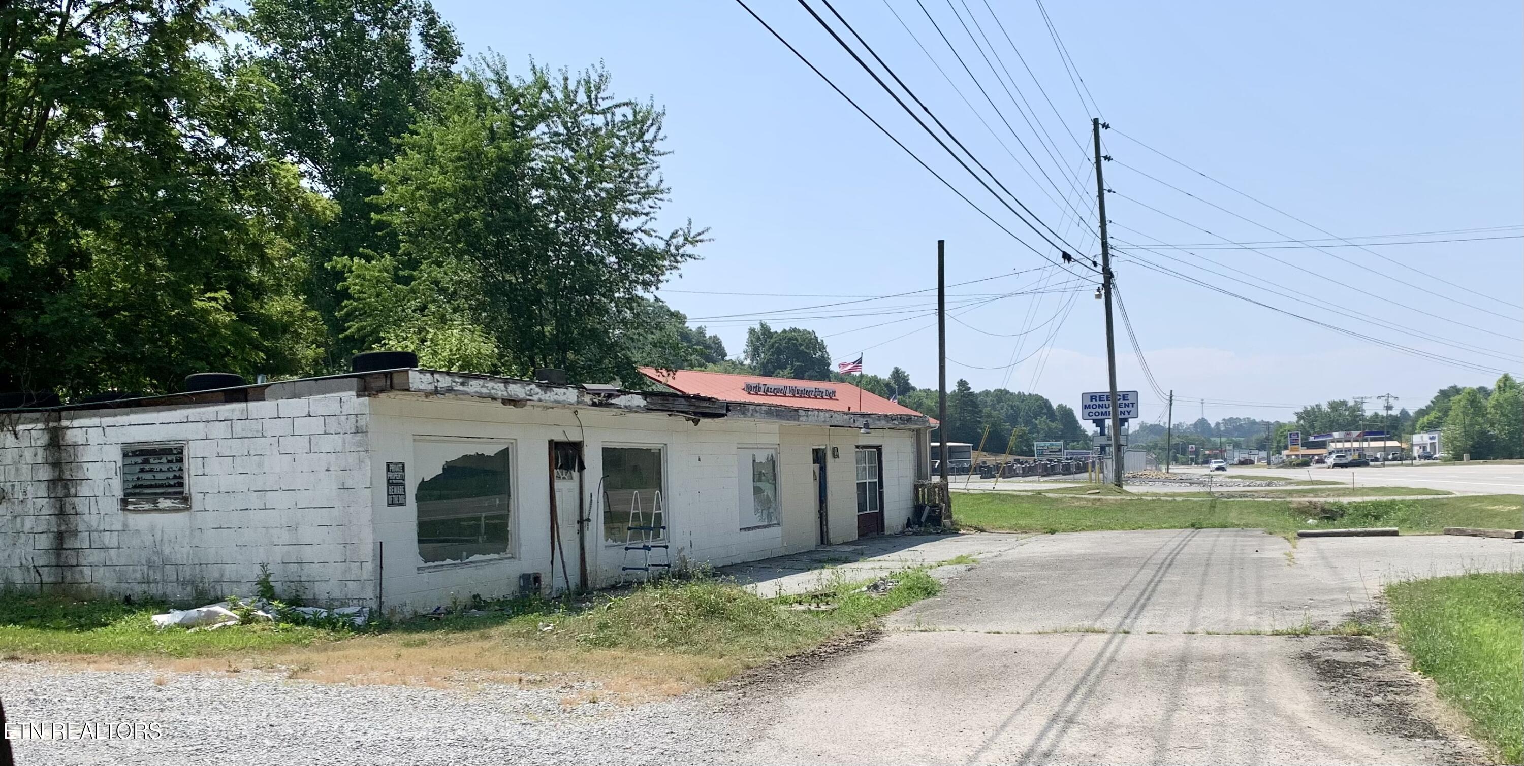 3340 Hwy 25E
