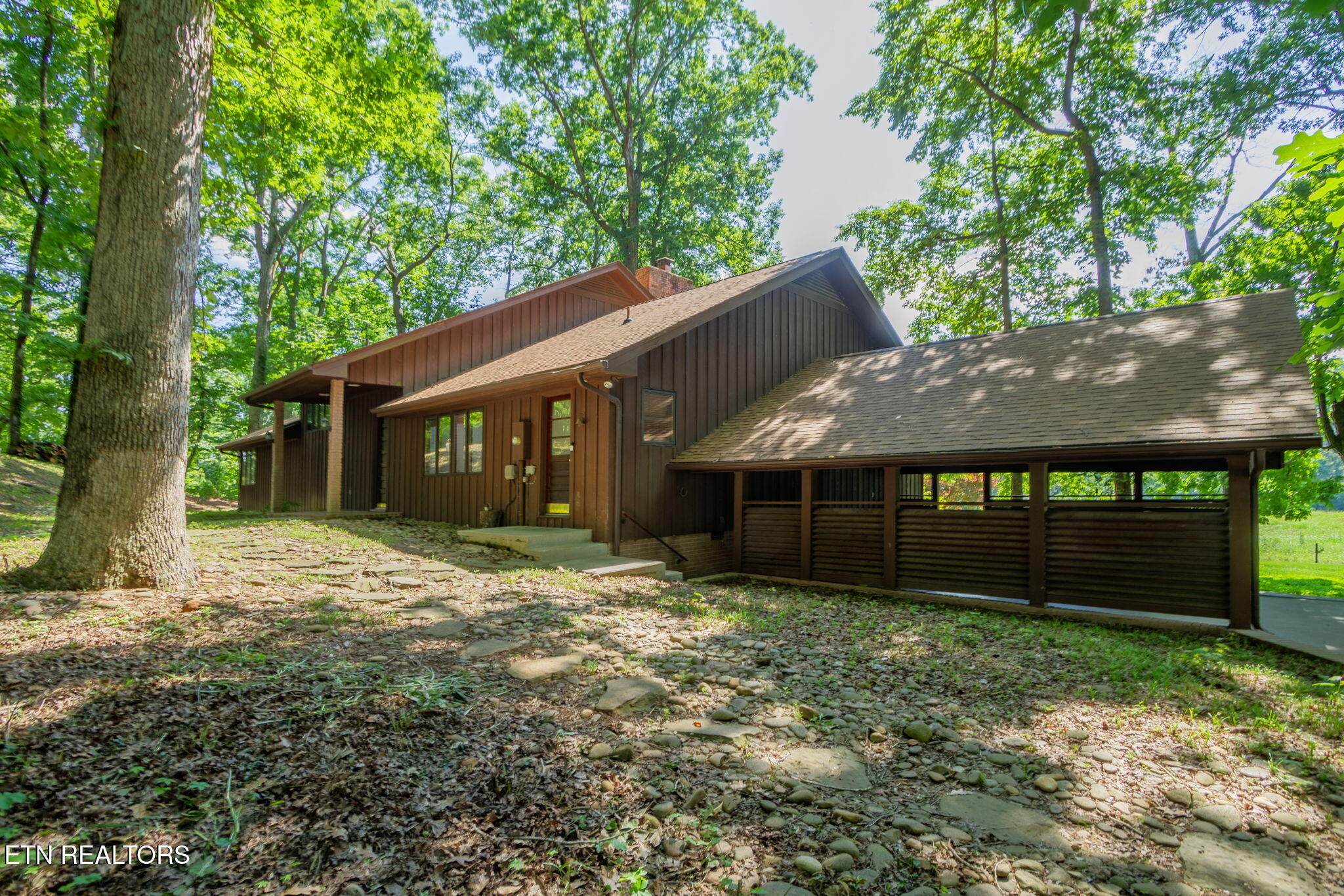 1435 Collins Rd