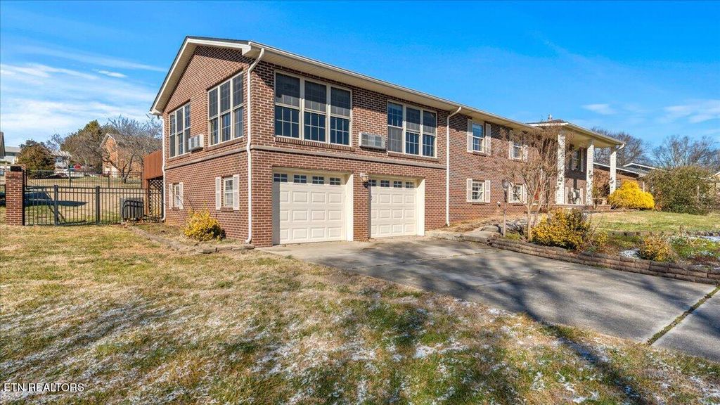 Photo of 406 Iroquois Lane, Seymour, TN 37865 (MLS # 1313789)