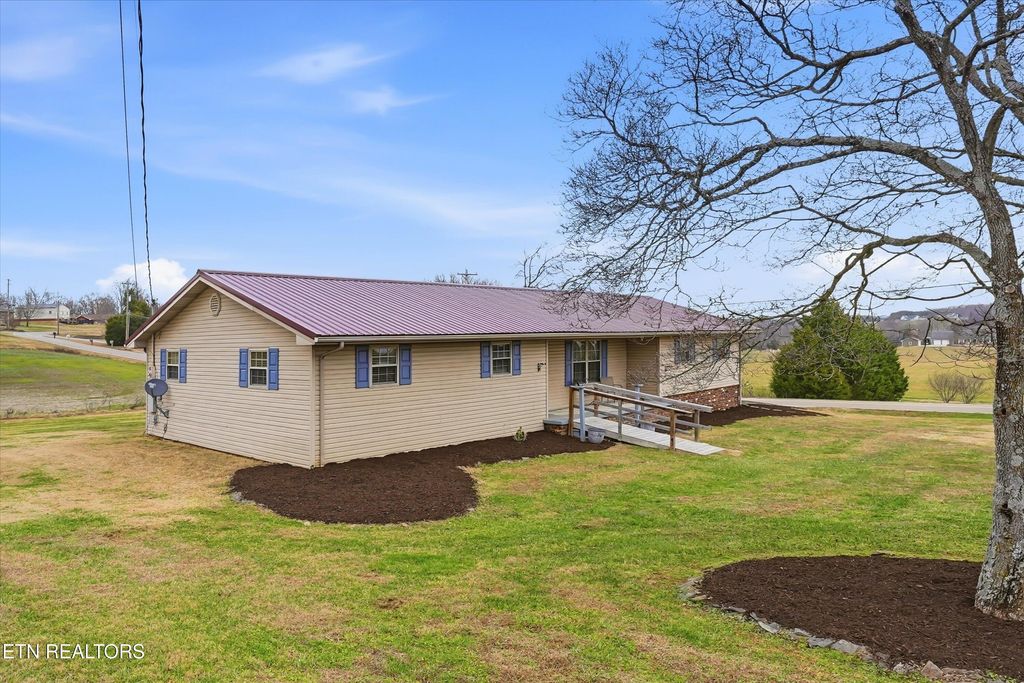 Photo of 1001 Hitch Rd, Maryville, TN 37804 (MLS # 1325260)