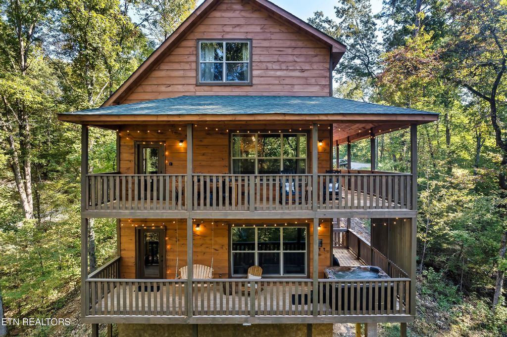 Photo of 1518 Gregory Drive, Sevierville, TN 37876 (MLS # 1334081)