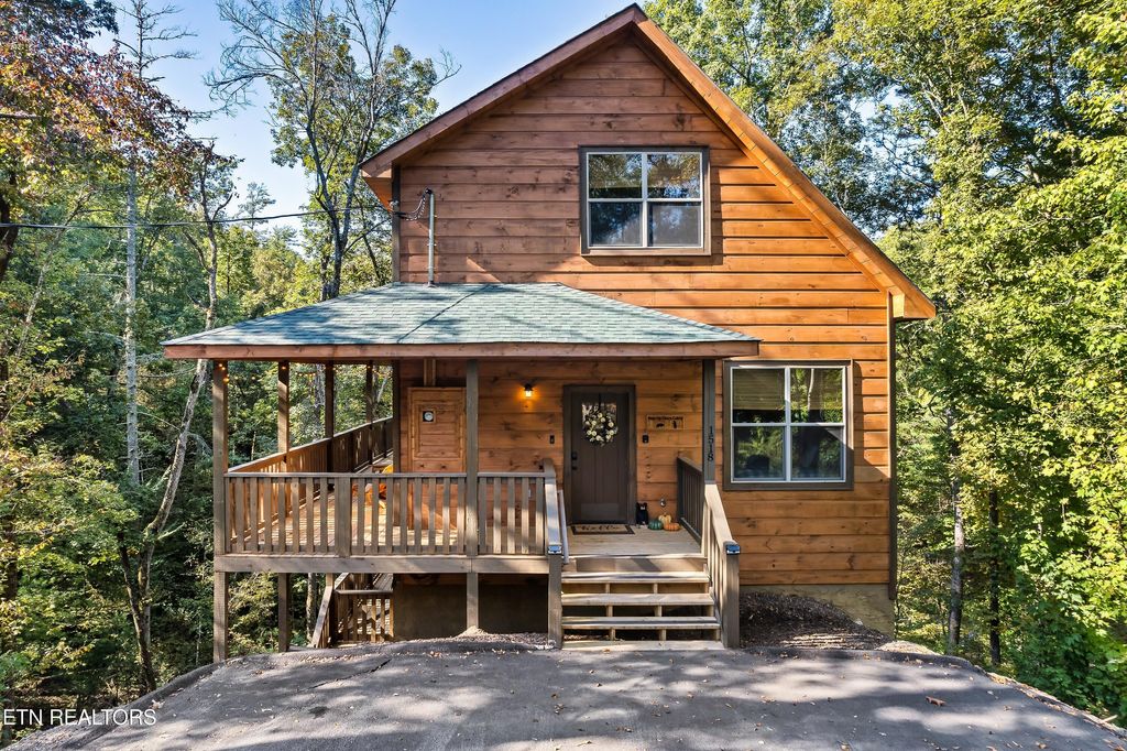 Photo of 1518 Gregory Drive, Sevierville, TN 37876 (MLS # 1334081)