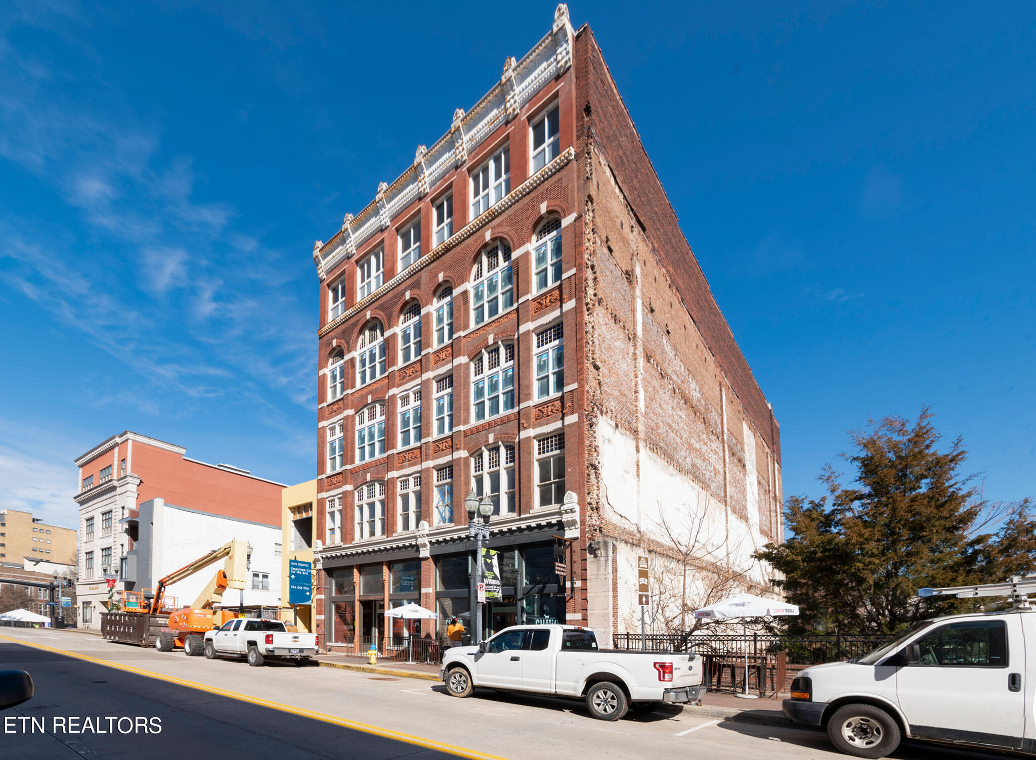 310 S Gay St 204

                                                                             Knoxville                                

                                    , TN - $657,000