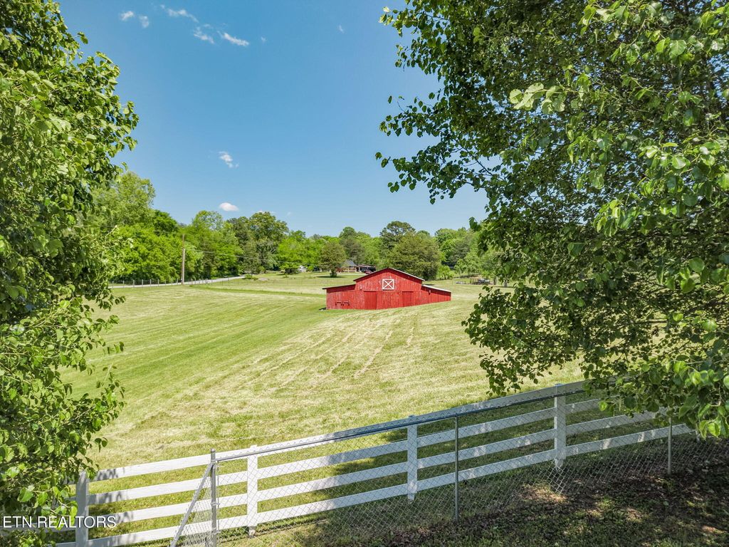 Photo of 415 Lawnville Rd, Kingston, TN 37763 (MLS # 1338269)