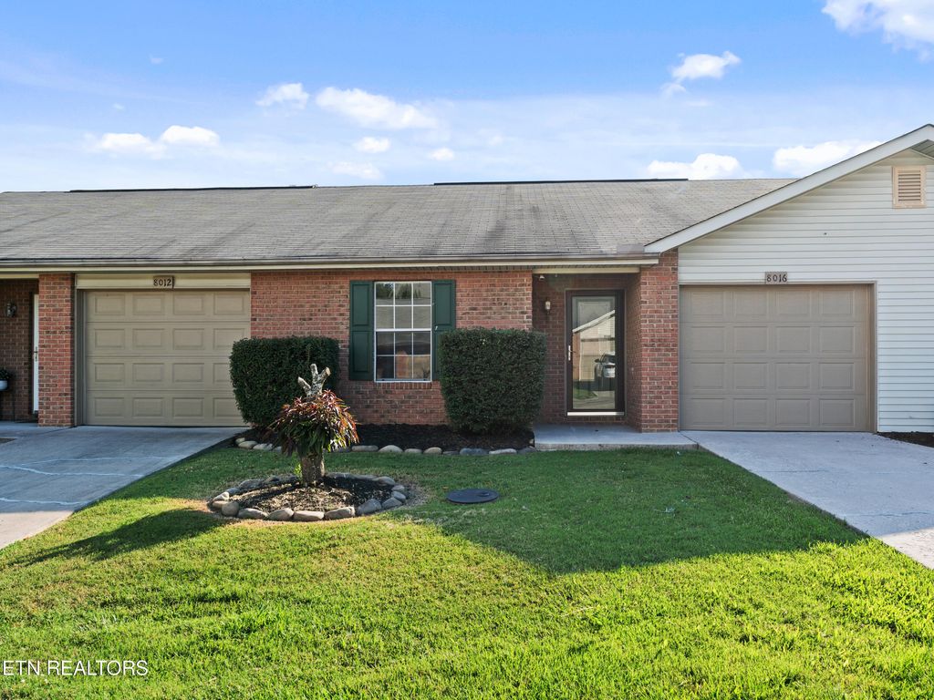 Photo of 8016 Stablegate Way, Powell, TN 37849 (MLS # 1304958)