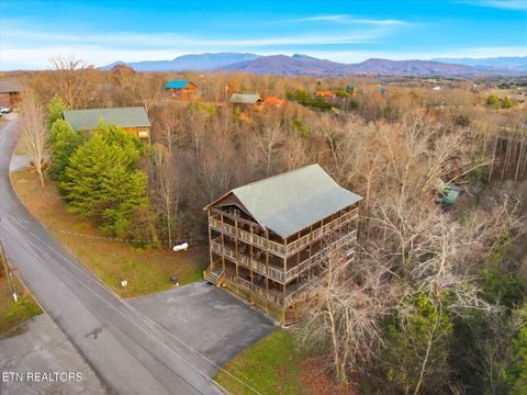 Photo of 2022 Oakmont Dr Drive, Sevierville, TN 37876 (MLS # 1322889)