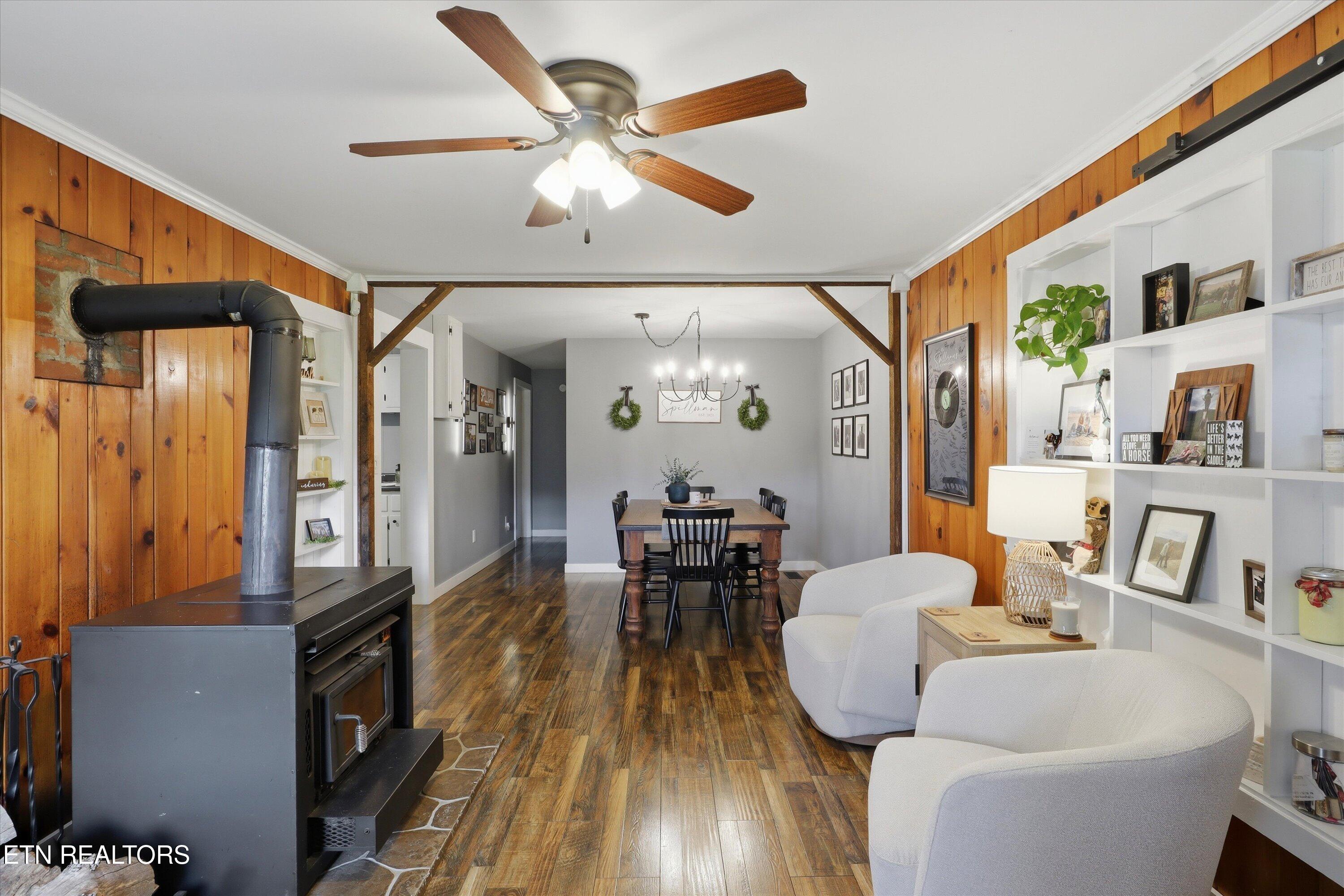 224 W Millers Cove Rd