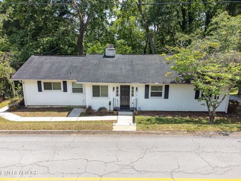 Photo of 183 Outer Drive, Oak Ridge, TN 37830 (MLS # 1308213)