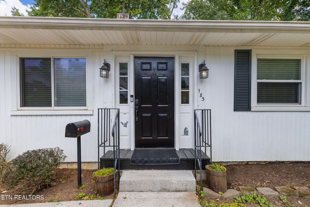 Photo of 183 Outer Drive, Oak Ridge, TN 37830 (MLS # 1308213)