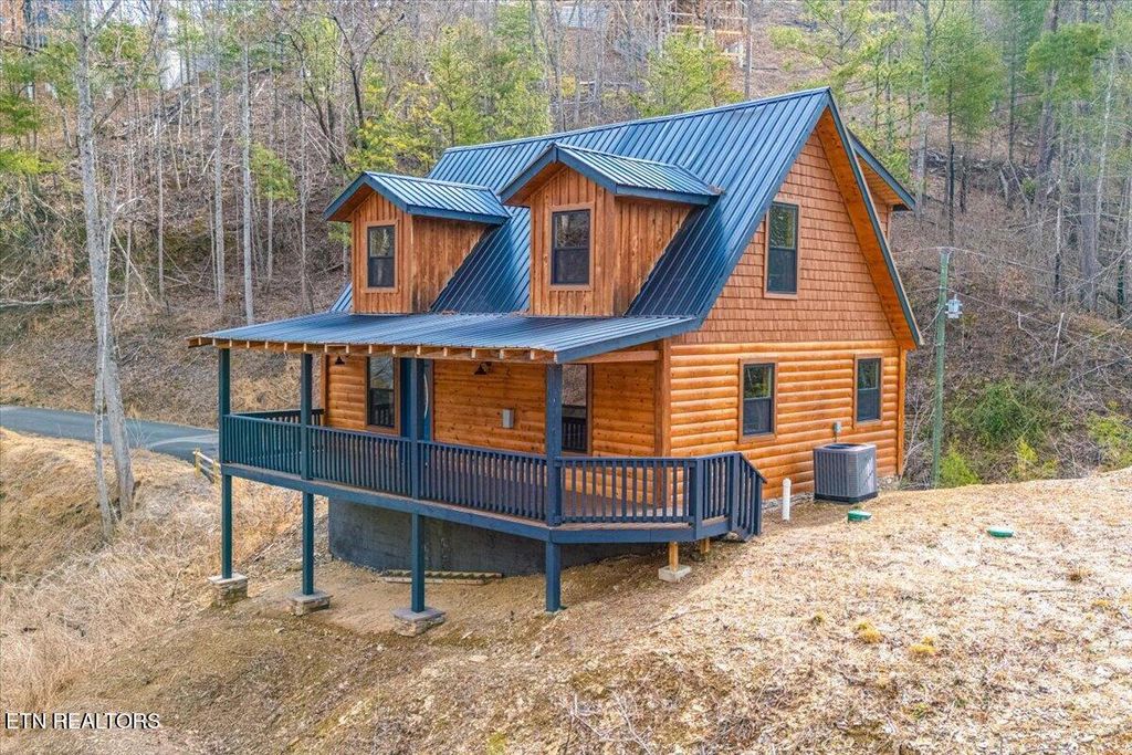 Photo of 2321 Willow Lane, Sevierville, TN 37862 (MLS # 1329405)