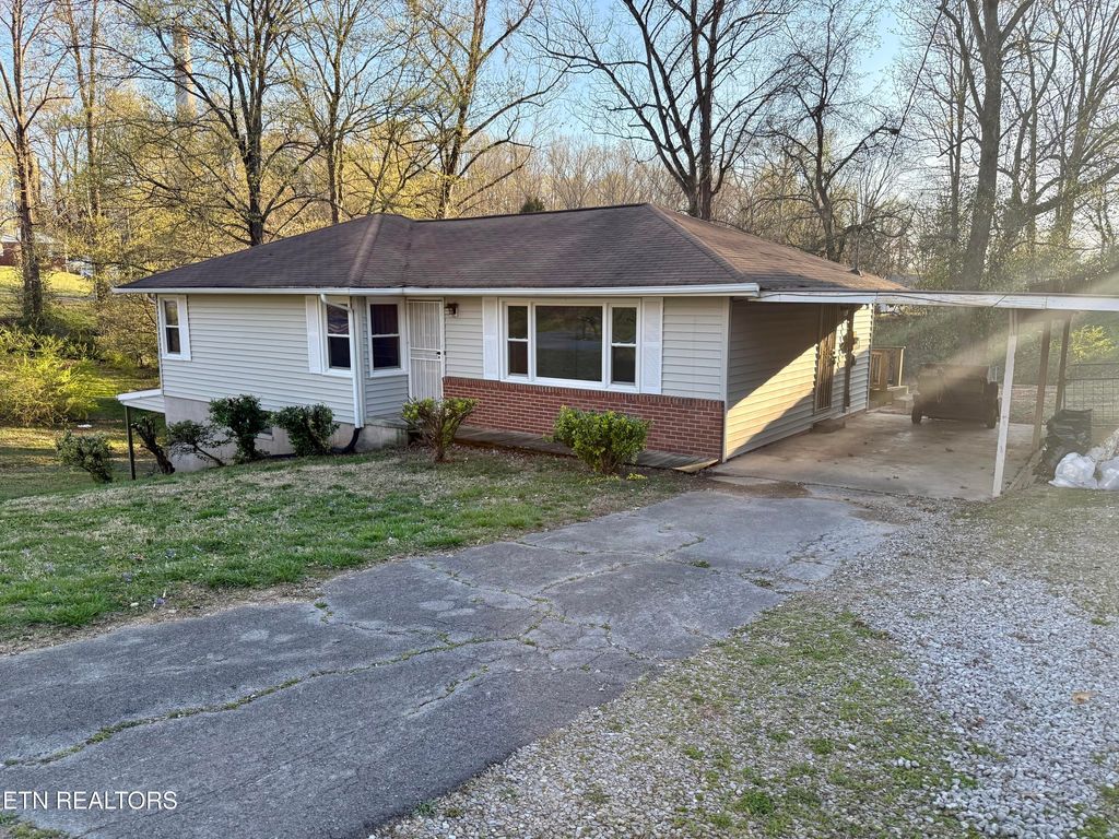 Photo of 321 Walnut Valley Rd, Clinton, TN 37716 (MLS # 1298184)