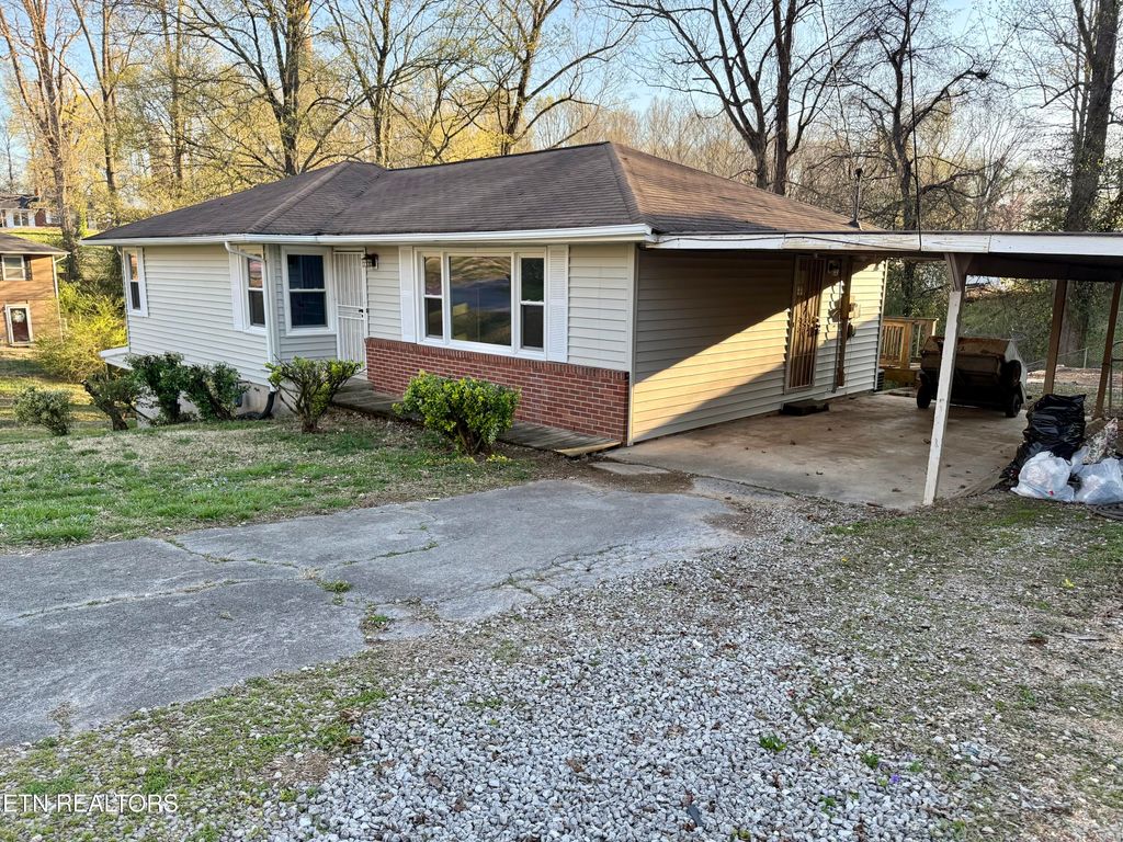 Photo of 321 Walnut Valley Rd, Clinton, TN 37716 (MLS # 1298184)
