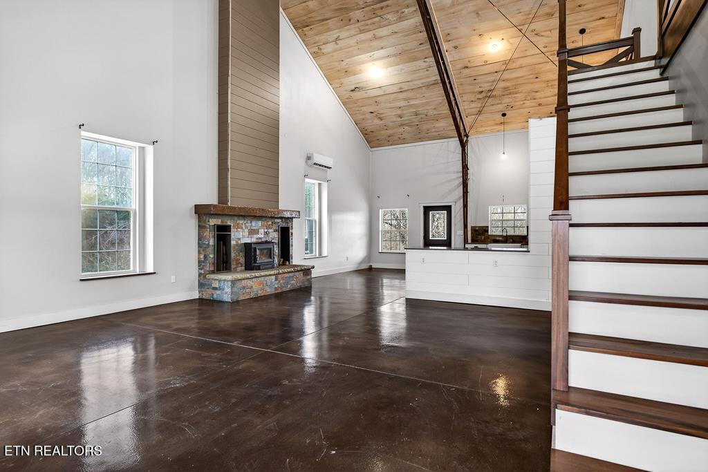 1425 Moodyville Loop