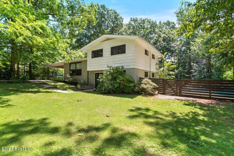 Tiny photo for 853 W Outer Drive, Oak Ridge, TN 37830 (MLS # 1349474)