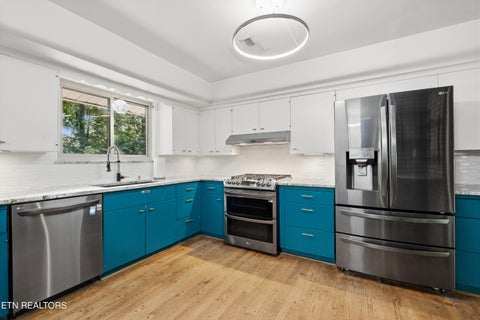 Tiny photo for 853 W Outer Drive, Oak Ridge, TN 37830 (MLS # 1349474)