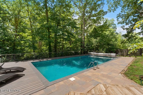 Tiny photo for 853 W Outer Drive, Oak Ridge, TN 37830 (MLS # 1349474)