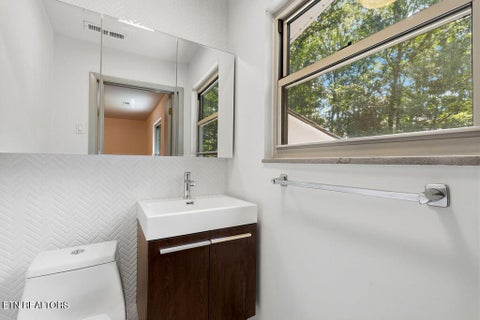 Tiny photo for 853 W Outer Drive, Oak Ridge, TN 37830 (MLS # 1349474)