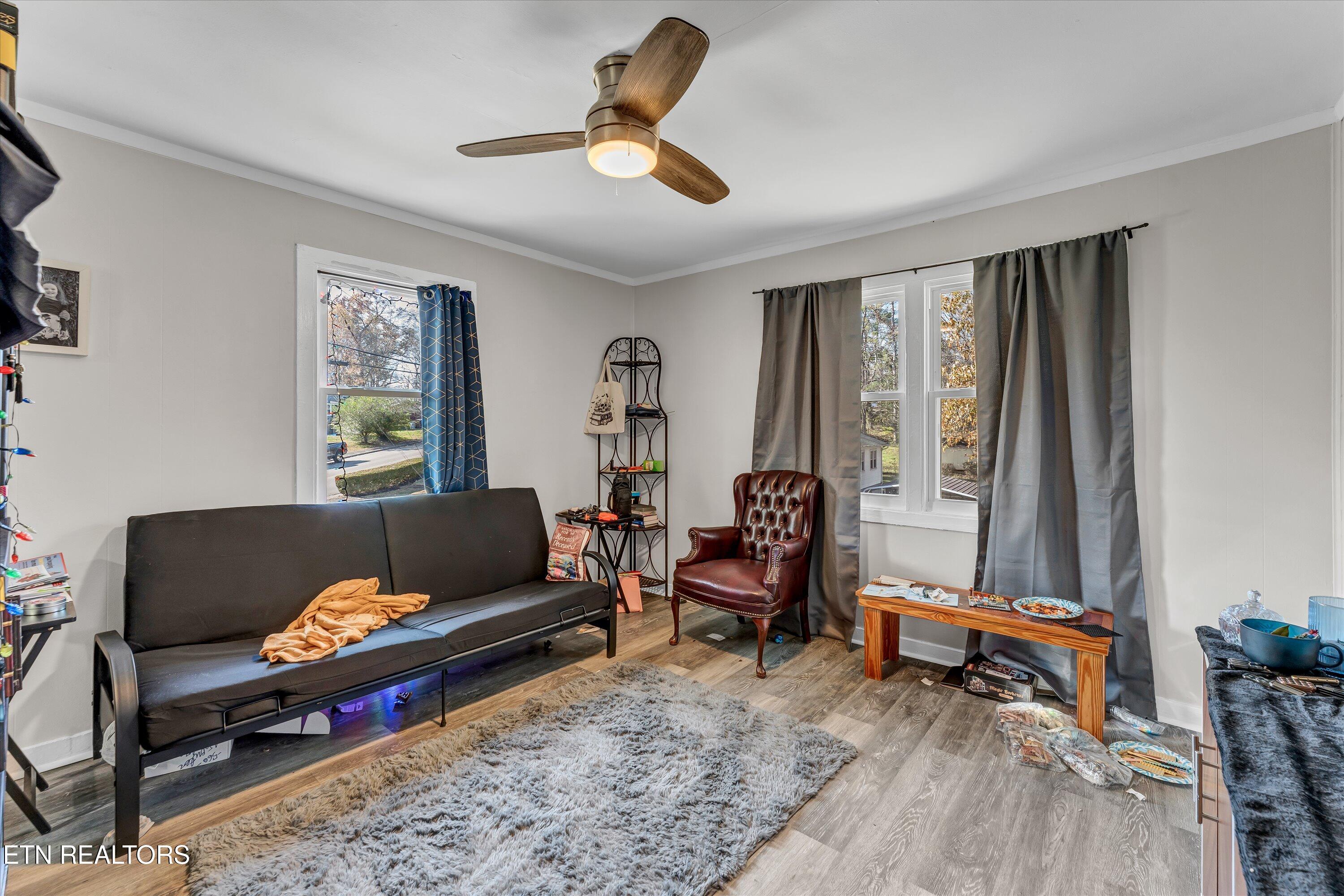 558/560 W Outer Drive