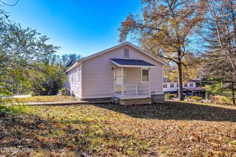 558/560 W Outer Drive Oak Ridge TN 37830