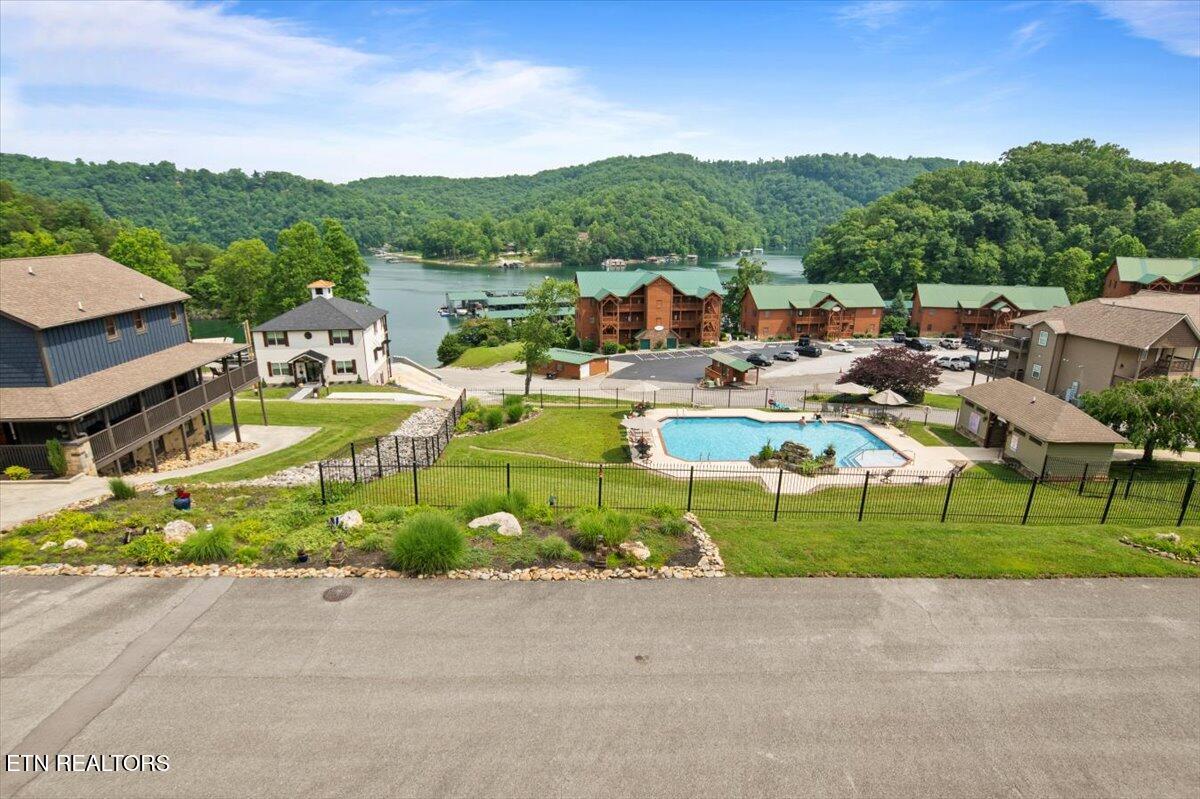 140 Broadleaf Lane 100