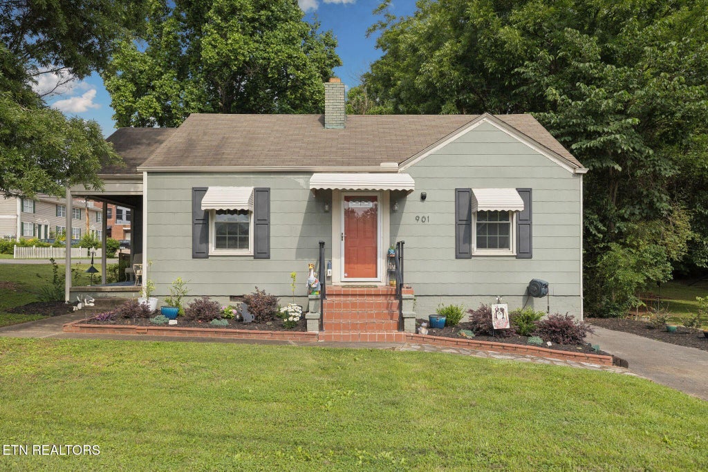 Photo of 901 Emmett Ave, Cleveland, TN 37311 (MLS # 1343391)