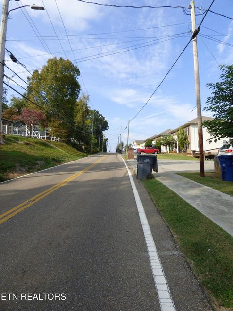 Tiny photo for 145 W Meeting St, Dandridge, TN 37725 (MLS # 1315680)