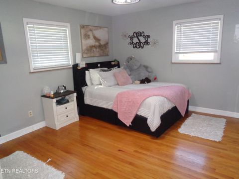 Tiny photo for 1033 WALTERS DR. Dr, Morristown, TN 37814 (MLS # 1319149)