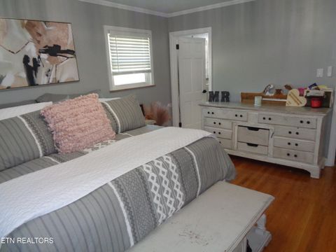 Tiny photo for 1033 WALTERS DR. Dr, Morristown, TN 37814 (MLS # 1319149)