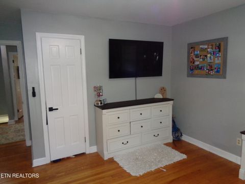 Tiny photo for 1033 WALTERS DR. Dr, Morristown, TN 37814 (MLS # 1319149)