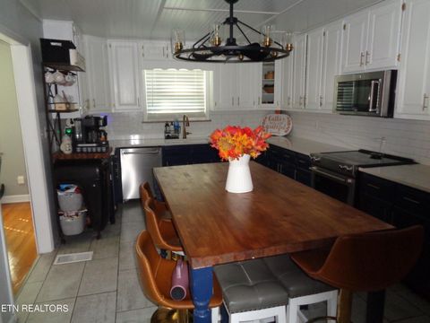 Tiny photo for 1033 WALTERS DR. Dr, Morristown, TN 37814 (MLS # 1319149)