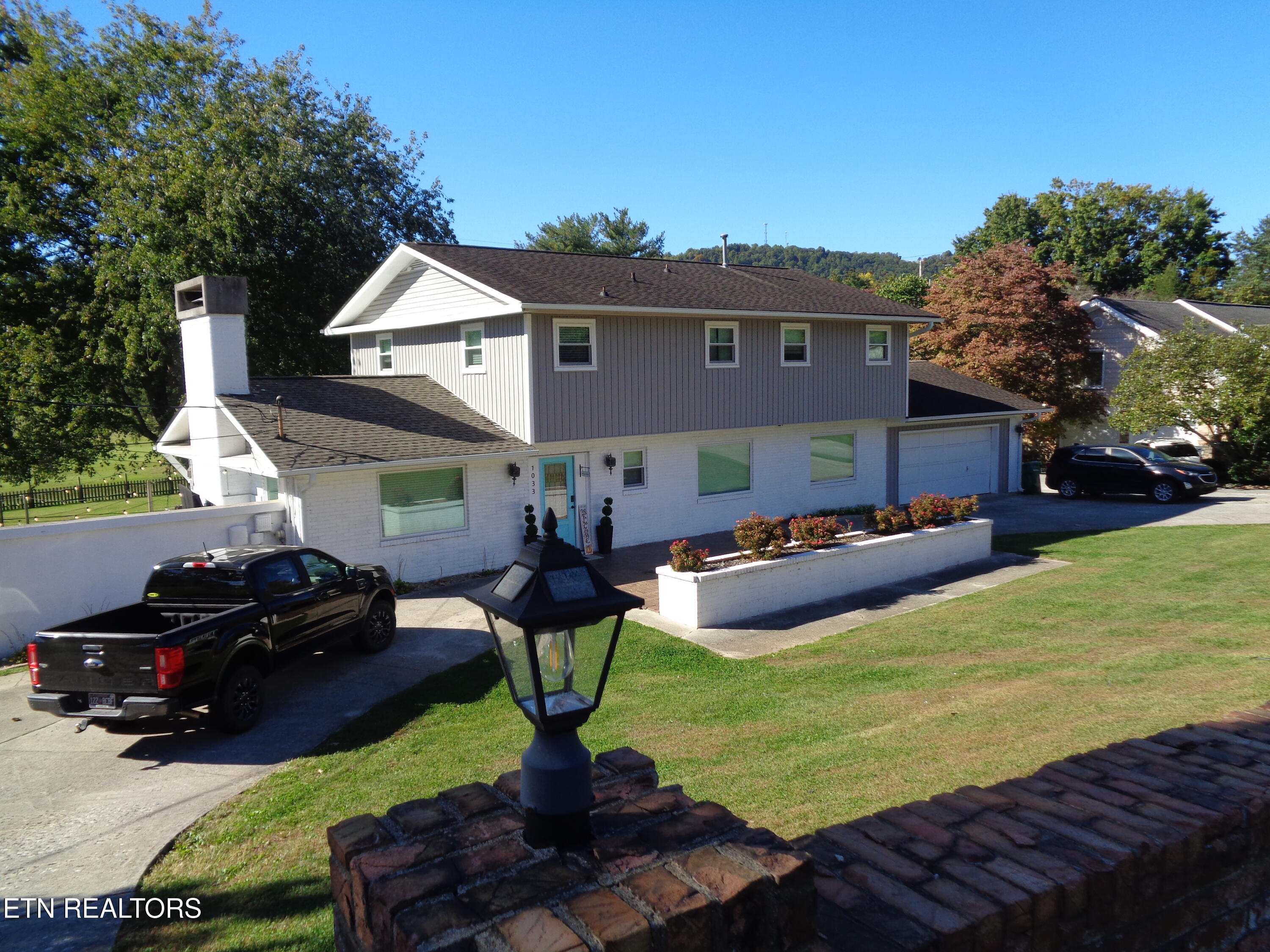 1033 WALTERS DR.