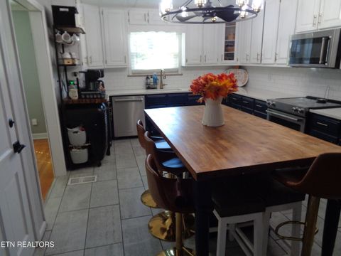 Tiny photo for 1033 WALTERS DR. Dr, Morristown, TN 37814 (MLS # 1319149)