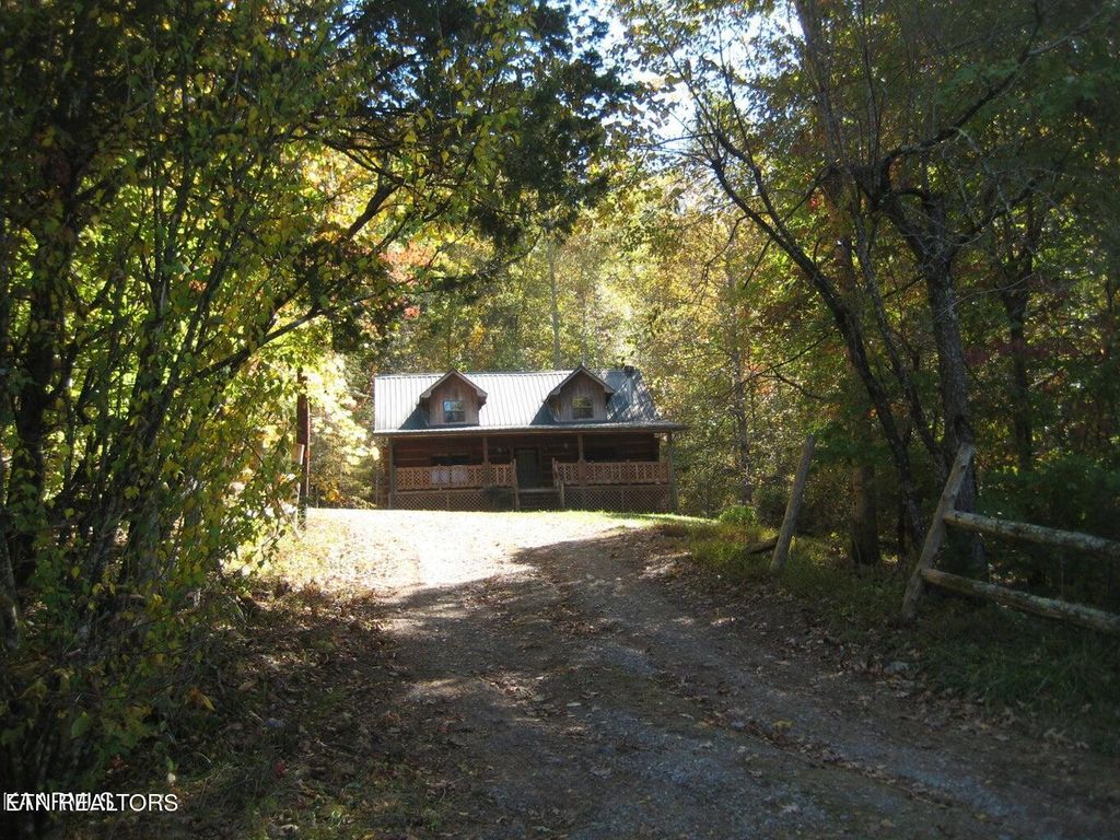 Photo of 111 Laurel Creek Rd, Madisonville, TN 37354 (MLS # 1278134)