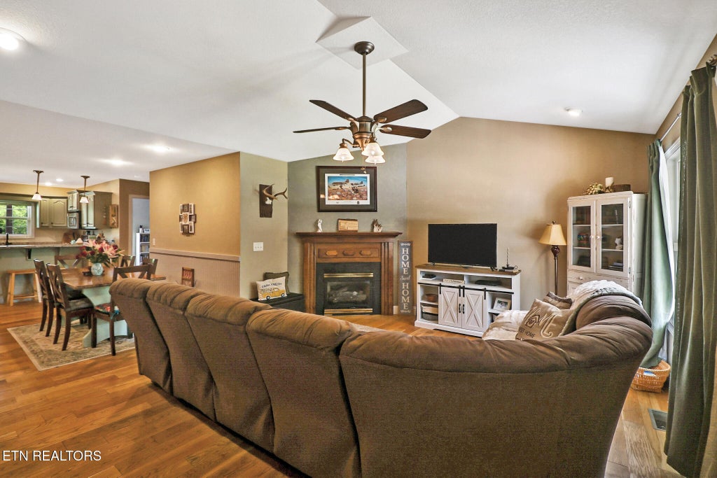 Photo of 188 Bent Tree Drive, Crossville, TN 38555 (MLS # 1341556)