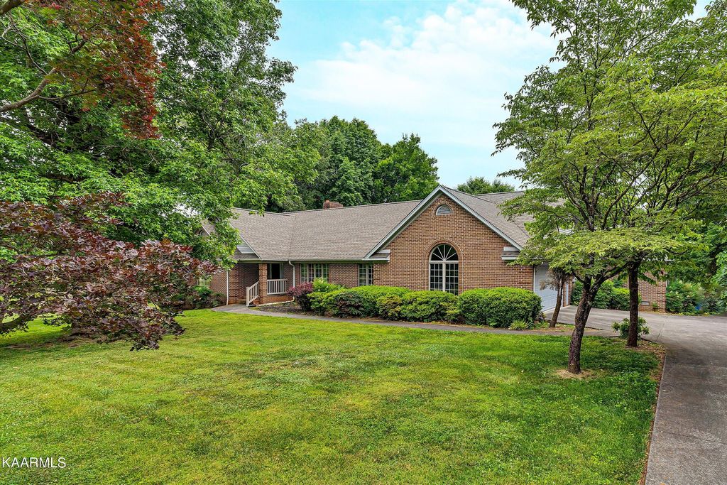 Photo of 521 Wedgwood Drive, Alcoa, TN 37701 (MLS # 1229522)