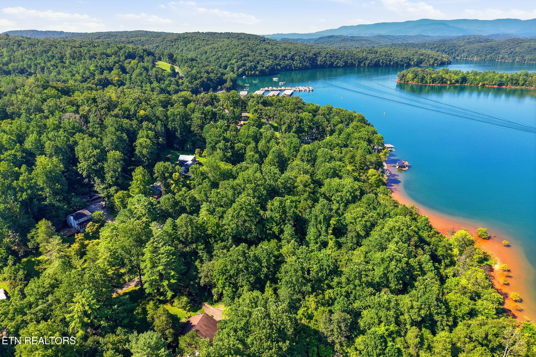 142 Lakeview Lane