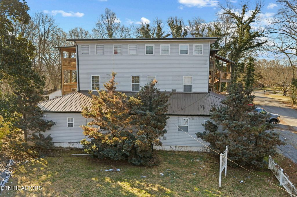 Photo of 301 S Magnolia St, Maryville, TN 37803 (MLS # 1329795)