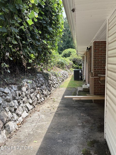 Tiny photo for 5800 Fountain Rd, Knoxville, TN 37918 (MLS # 1354746)