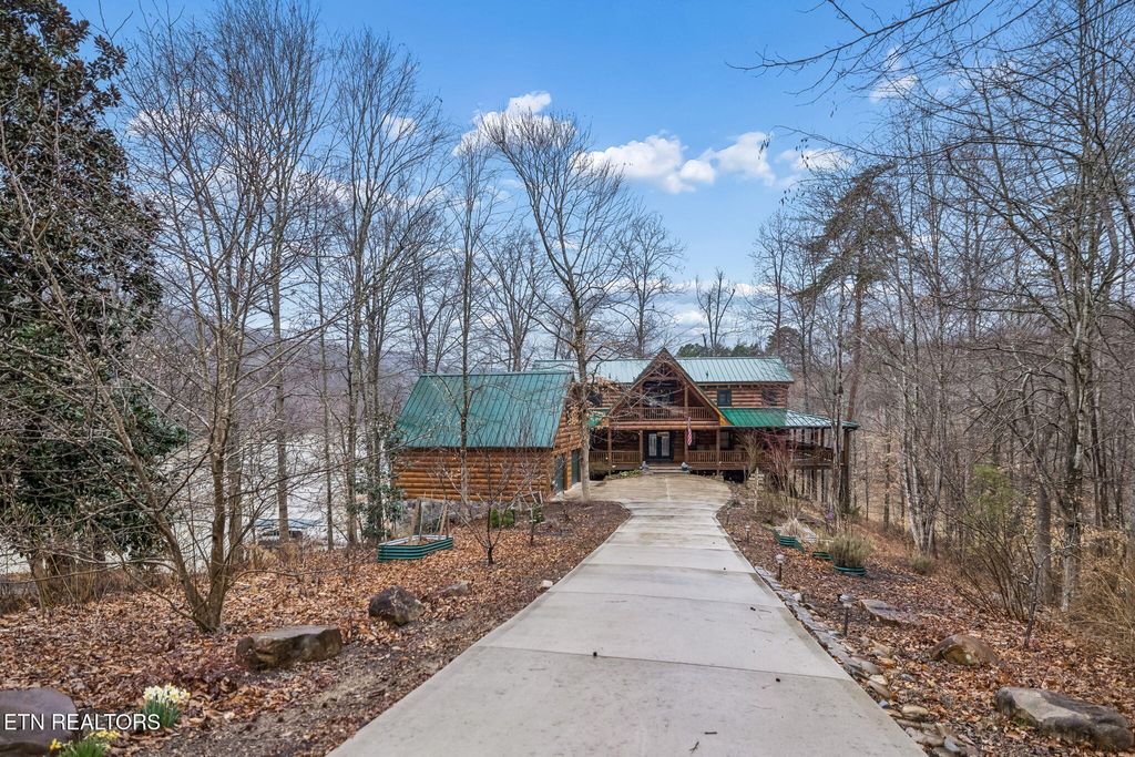 Photo of 105 Shoreside Rd, New Tazewell, TN 37825 (MLS # 1335173)