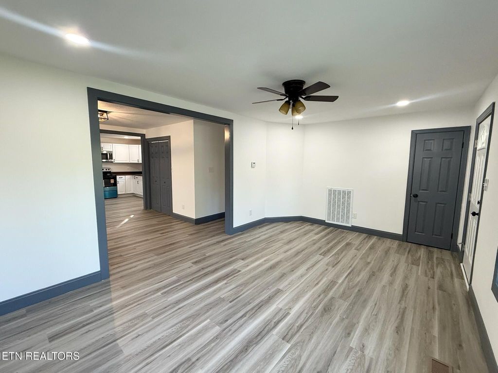 Photo of 2000 N Park Blvd, Knoxville, TN 37917 (MLS # 1336844)