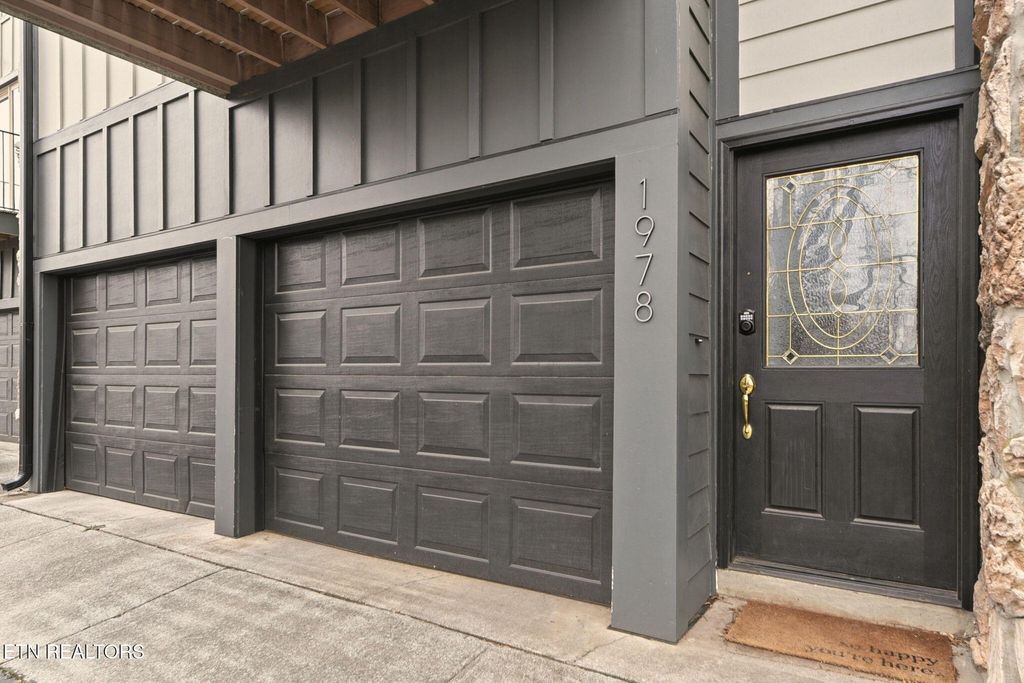 Photo of 1978 Cherokee Bluff Drive #113, Knoxville, TN 37920 (MLS # 1331337)