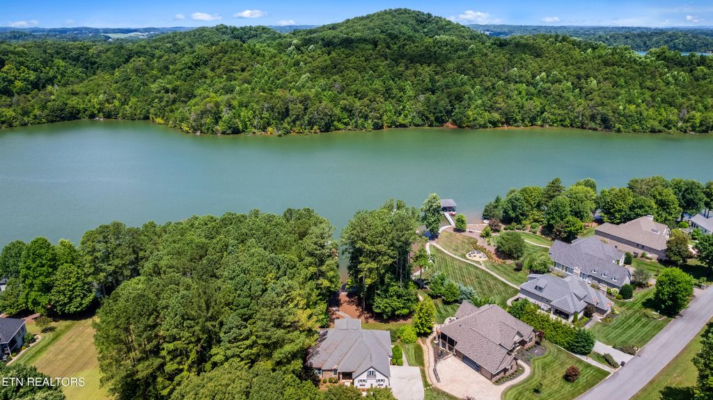 Photo of 300 Marsh Hawk Drive, Vonore, TN 37885 (MLS # 1309669)