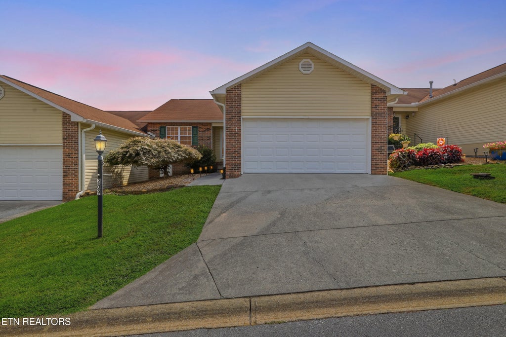 Photo of 209 Executive Meadows Drive, Lenoir City, TN 37771 (MLS # 1358486)